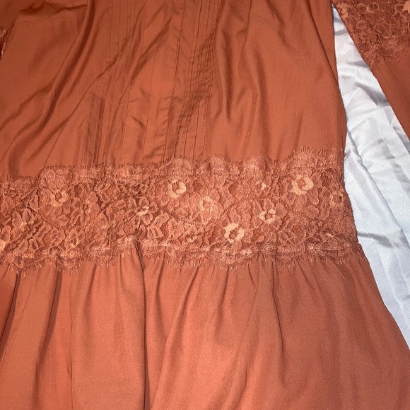 Dark peach Abercrombie & Fitch blouse with lace detailing size xs - Picture 3 of 6